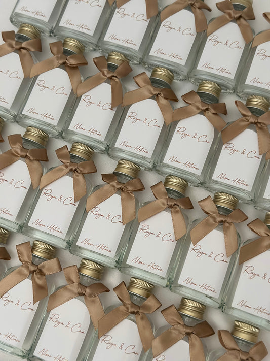 Kolonya Glasflaschen mit weißem Sticker