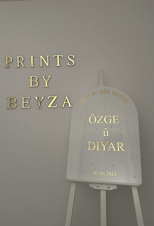 Empfangstafel gebogen